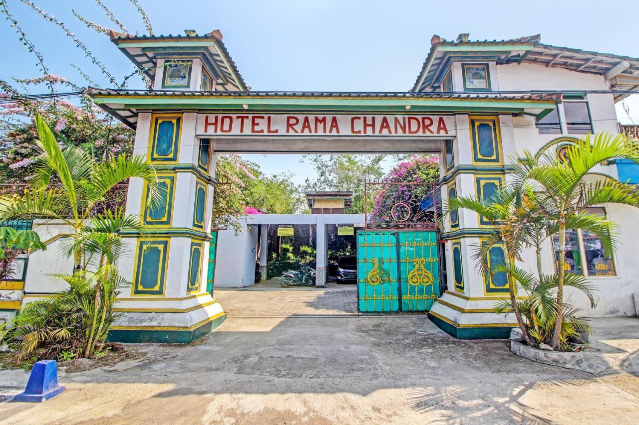 Spot On 91694 Hotel Rama Chandra Temanggung Buitenkant foto