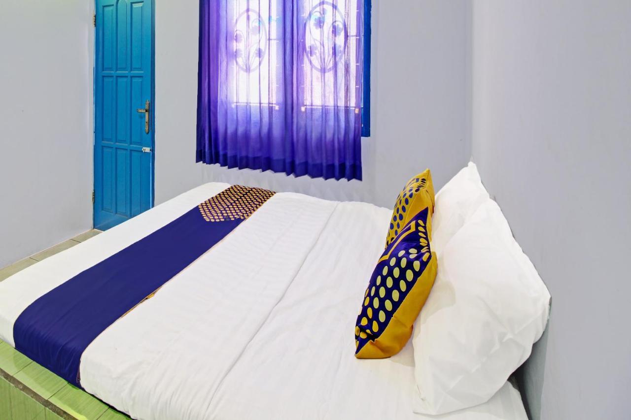 Spot On 91694 Hotel Rama Chandra Temanggung Buitenkant foto
