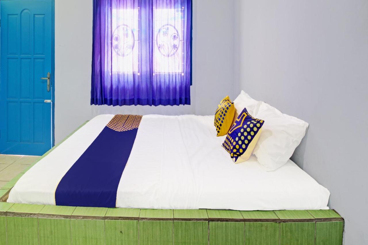 Spot On 91694 Hotel Rama Chandra Temanggung Buitenkant foto