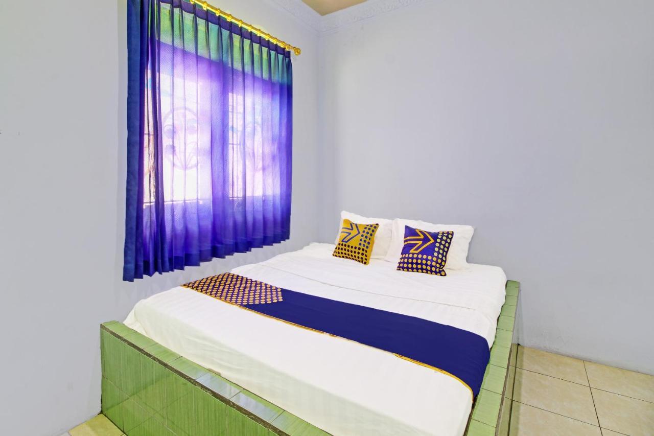Spot On 91694 Hotel Rama Chandra Temanggung Buitenkant foto