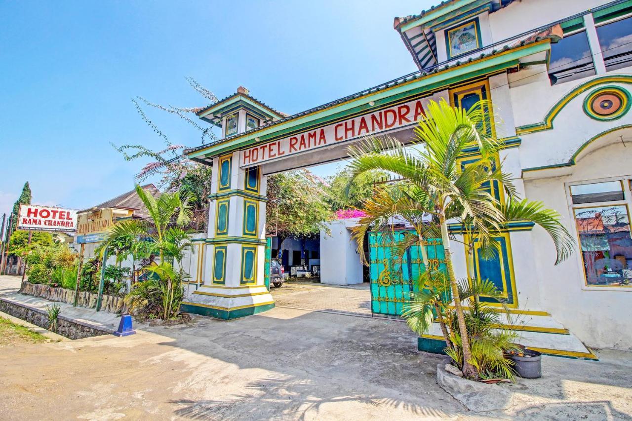 Spot On 91694 Hotel Rama Chandra Temanggung Buitenkant foto